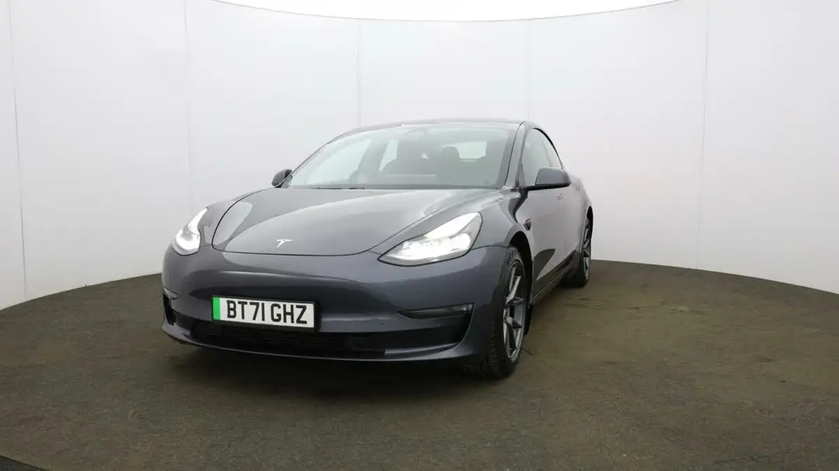 2021-tesla-model-3-e-long-range-awd-big-39