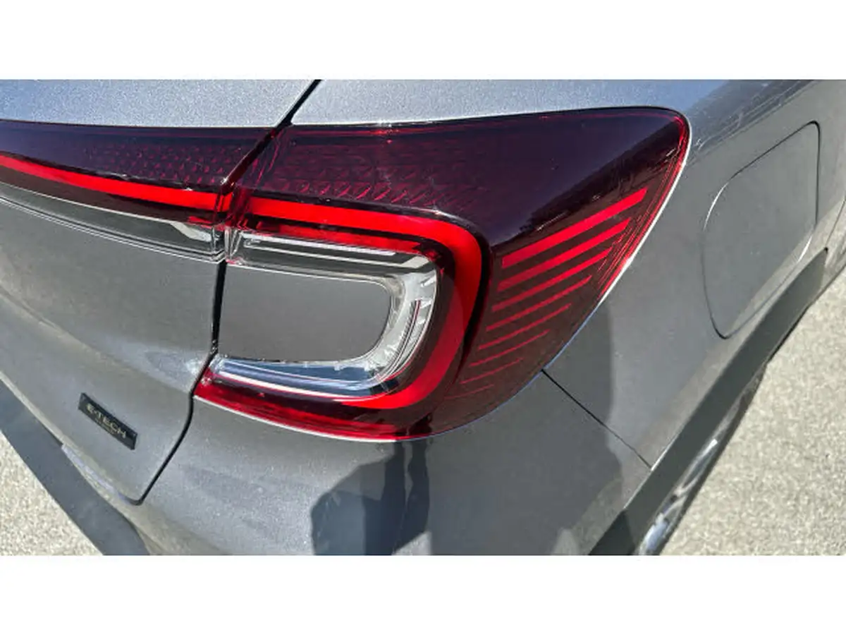2024-renault-captur-16-techno-145ps-full-big-36