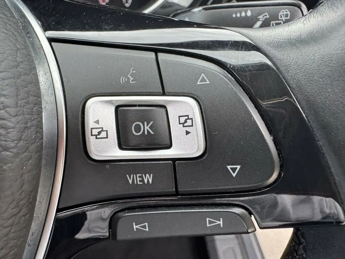2021-volkswagen-touran-15-tsi-sel-dsg-big-55