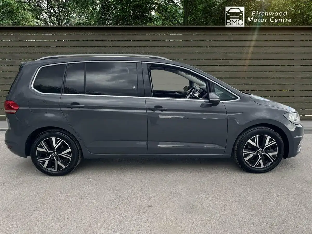 2021-volkswagen-touran-15-tsi-sel-dsg-big-7