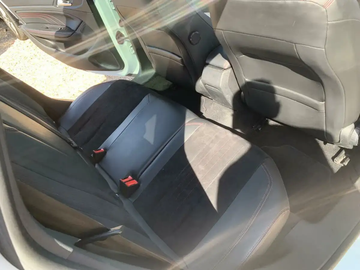 2018-peugeot-308-sw-20-bluehdi-gt-big-40