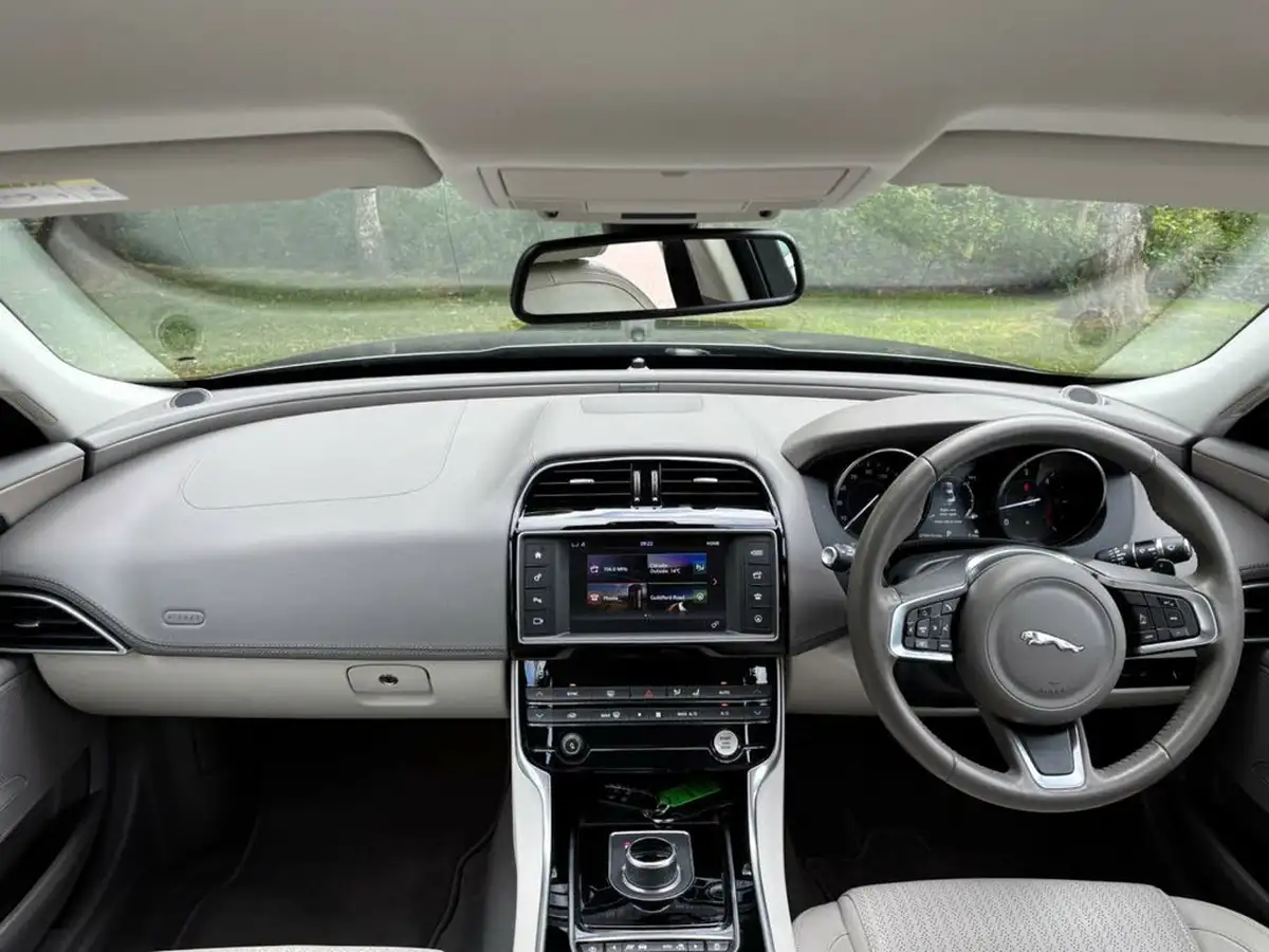 2018-jaguar-xe-20d-portfolio-180ps-1999cc-auto-big-2