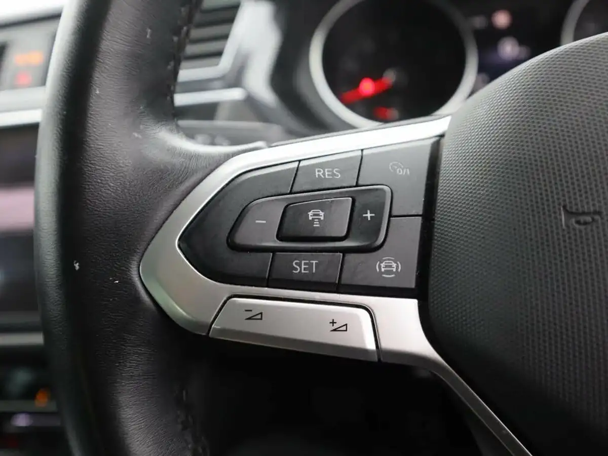 2022-volkswagen-tiguan-15-tsi-life-130ps-big-30