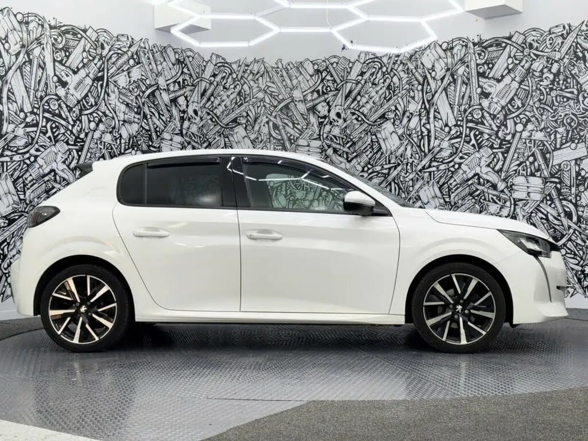 2020-peugeot-208-12-puretech-allure-100bhp-big-13