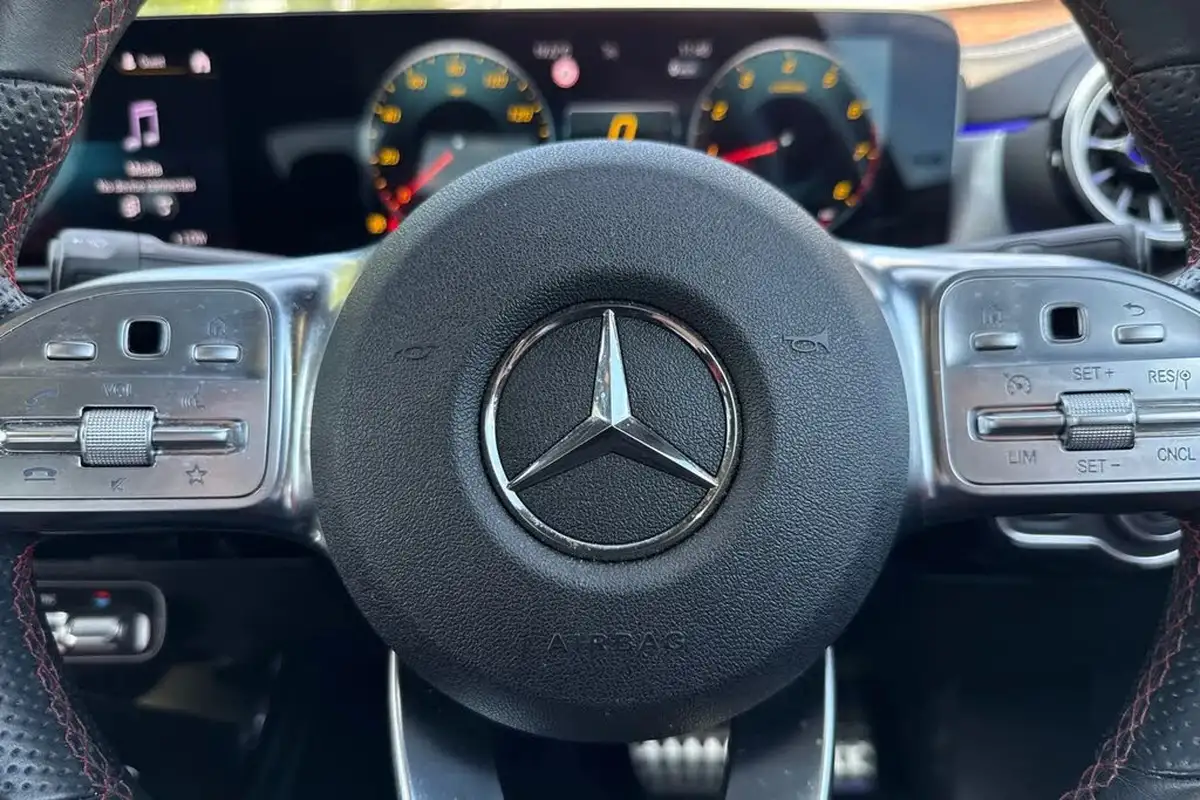 2021-mercedes-benz-cla-13-cla-180-amg-line-premium-plus-coupe-4d-big-36