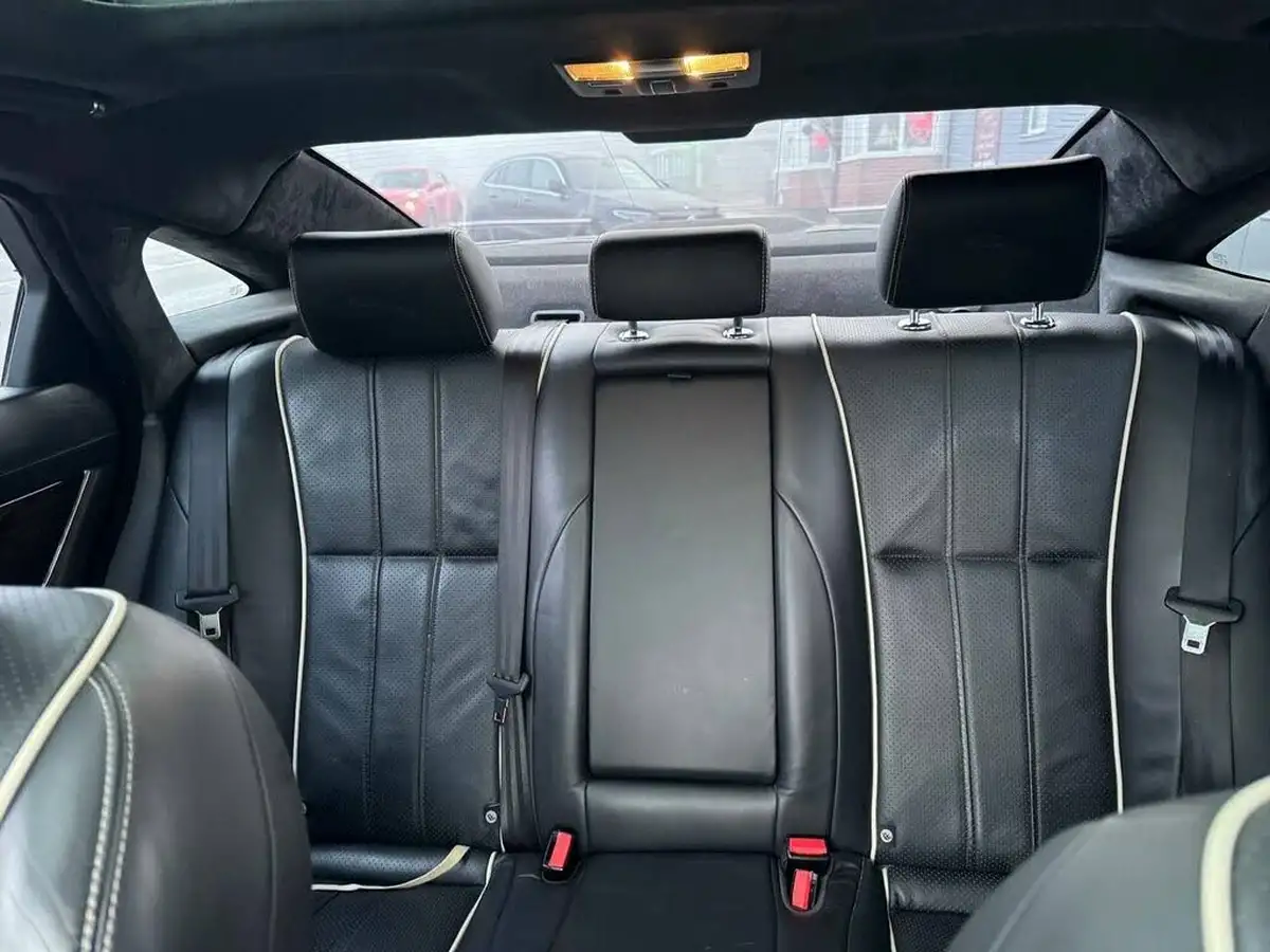 2010-jaguar-xj-series-30td-xj-portfolio-lwb-big-18