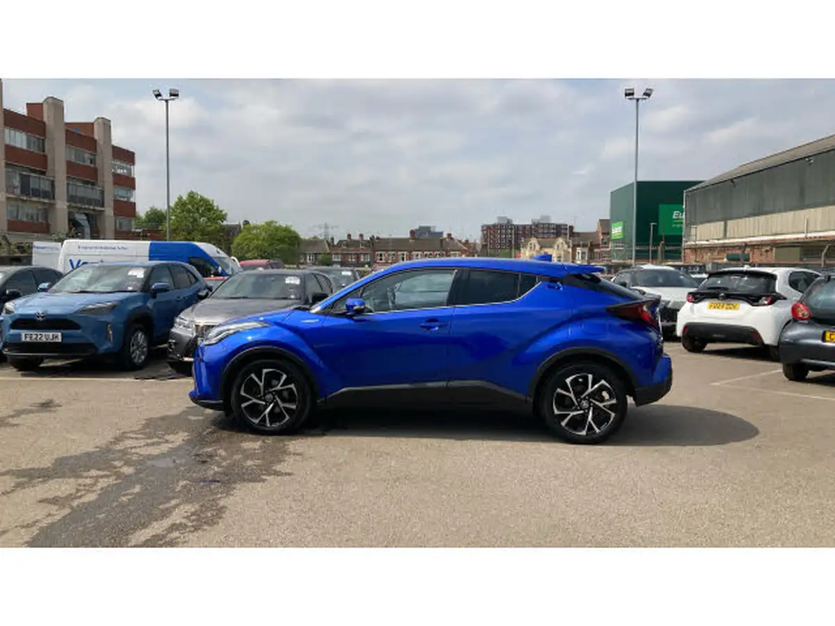 2022-toyota-c-hr-18-vvt-i-design-big-16