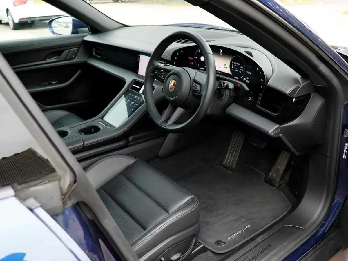 2022-porsche-taycan-e-base-476ps-performance-battery-plus-big-9