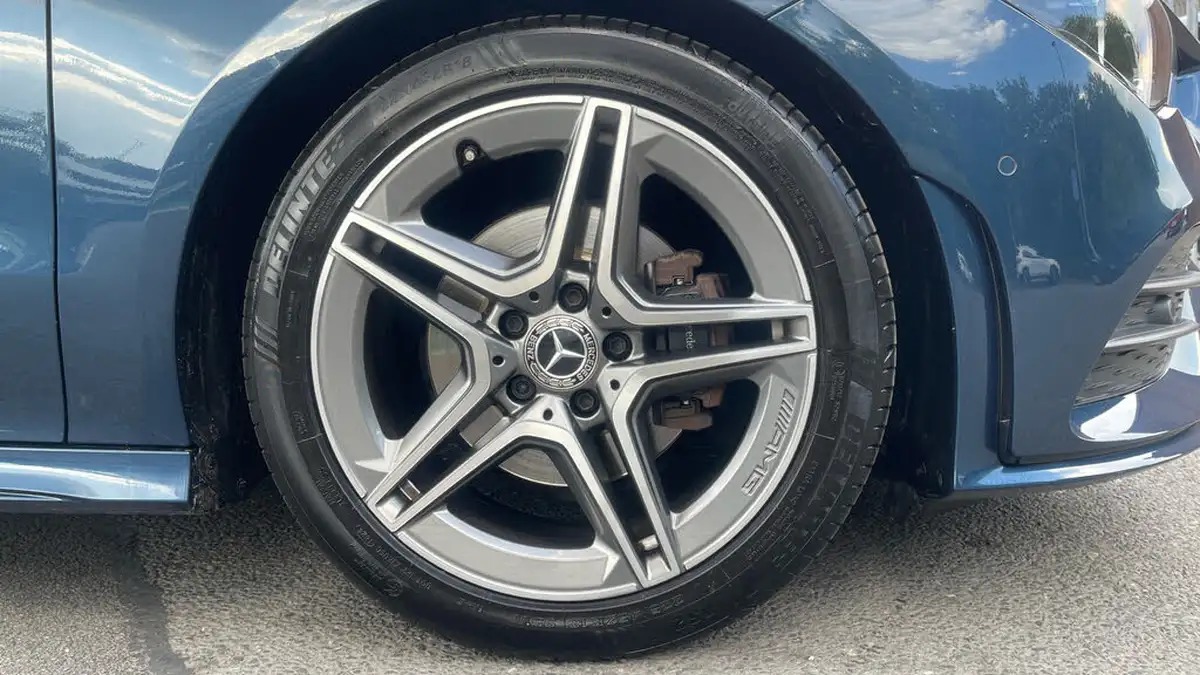 2021-mercedes-benz-cla-big-19