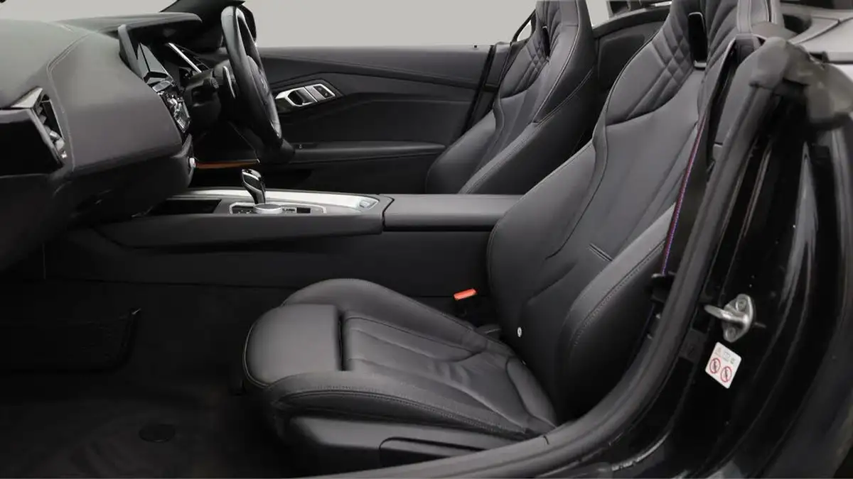 2021-bmw-z4-30-m40i-big-13