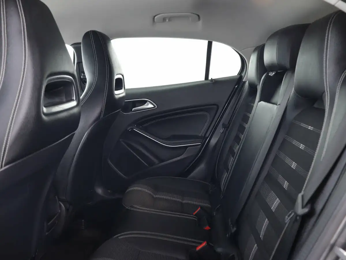 2020-mercedes-benz-gla-class-16-gla-180-urban-edition-7g-dct-big-47