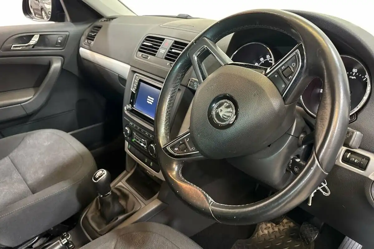 2015-skoda-yeti-20tdi-scr-se-big-8