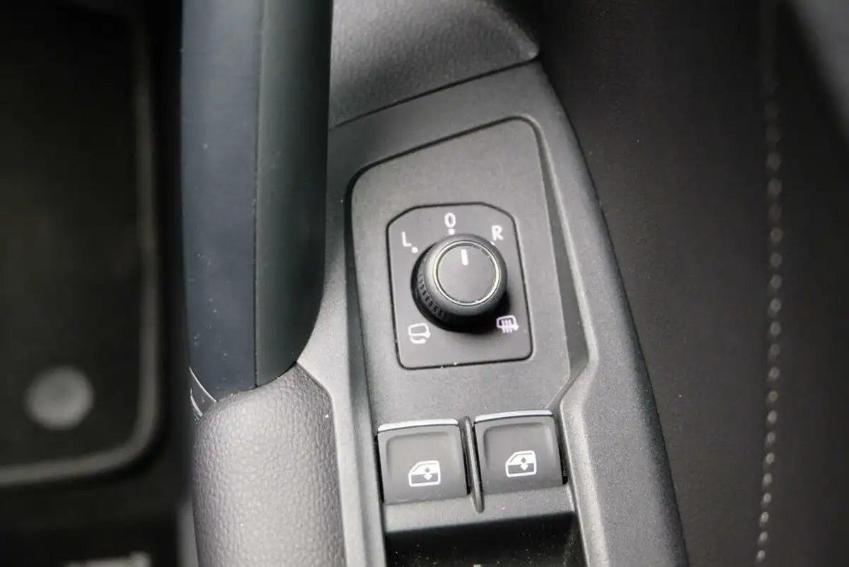 2024-volkswagen-tiguan-15-tsi-r-line-edition-big-43