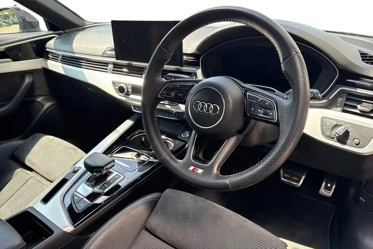 2019-audi-a4-avant-20-40-tfsi-sport-big-13