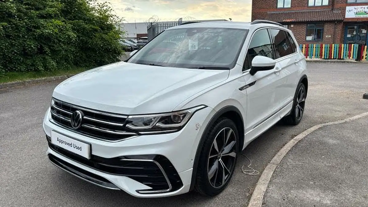 2023-volkswagen-tiguan-15-tsi-r-line-big-14