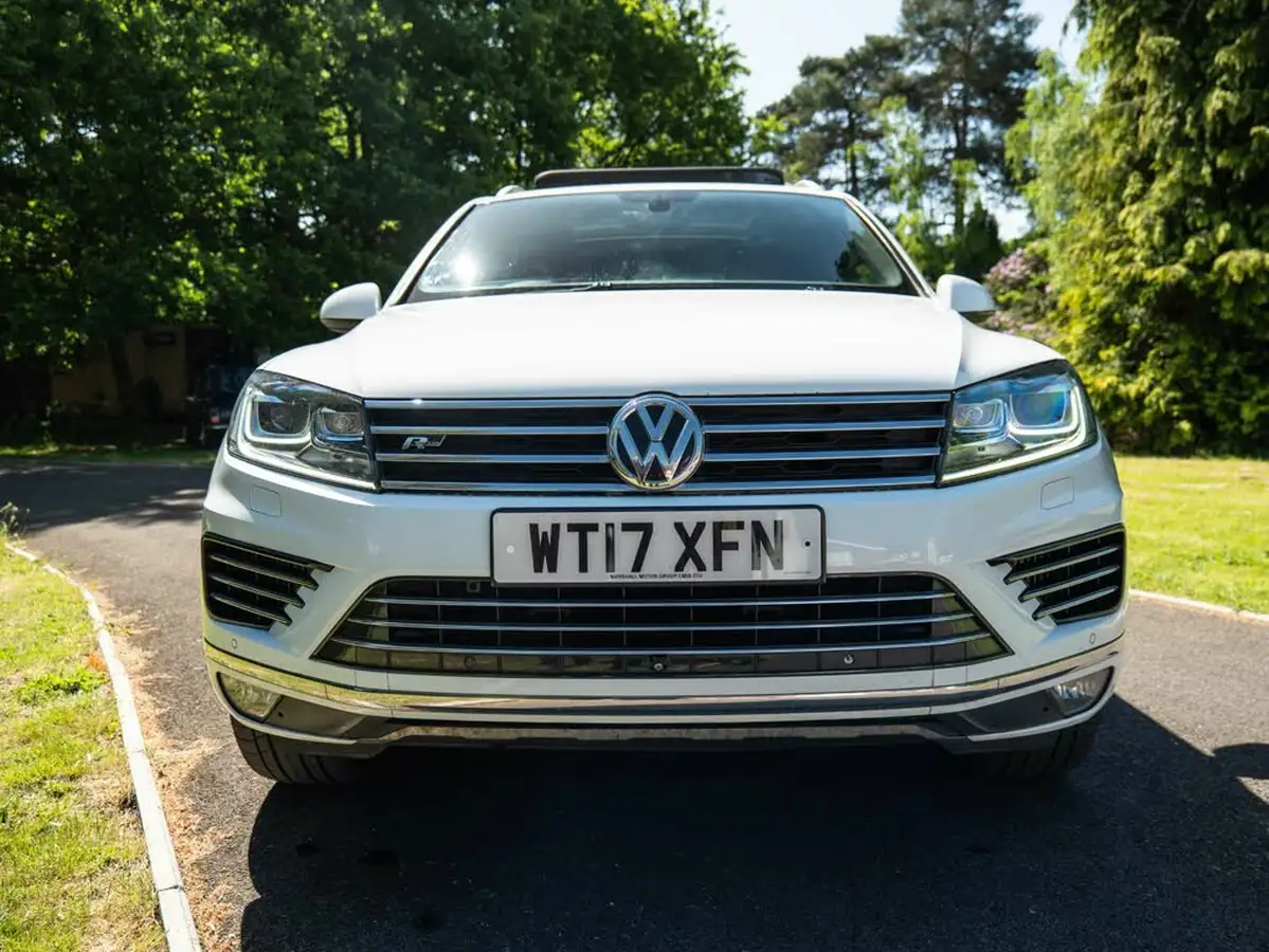 2017-volkswagen-touareg-30tdi-r-line-plus-262ps-ss-2967cc-big-22