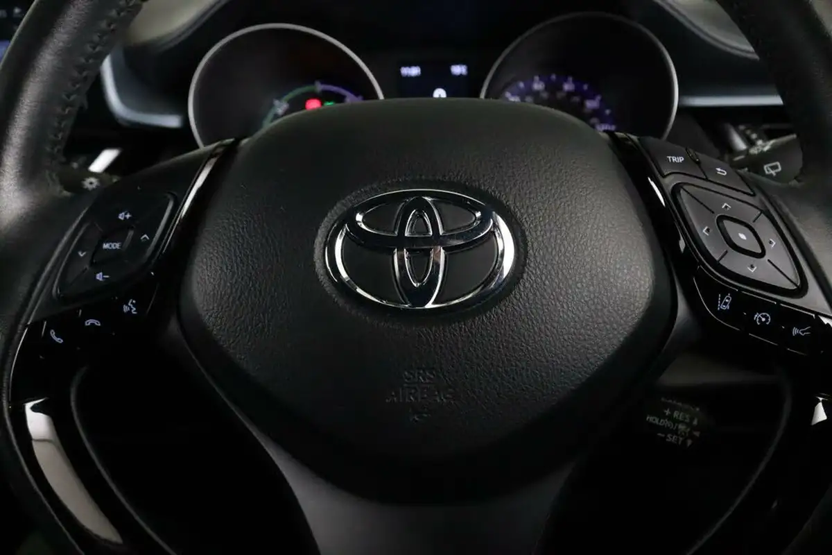 2021-toyota-c-hr-18-vvt-i-design-big-16