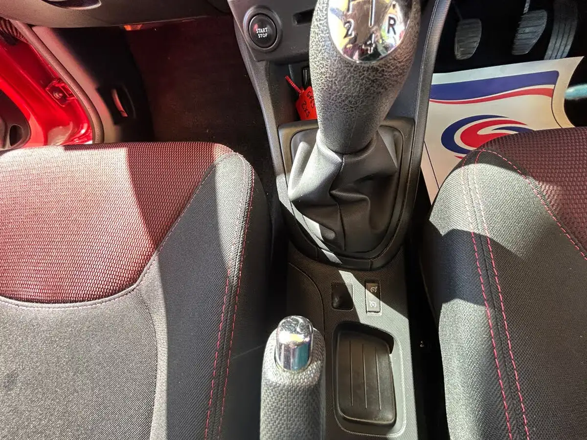 2014-renault-clio-12-expression-big-31