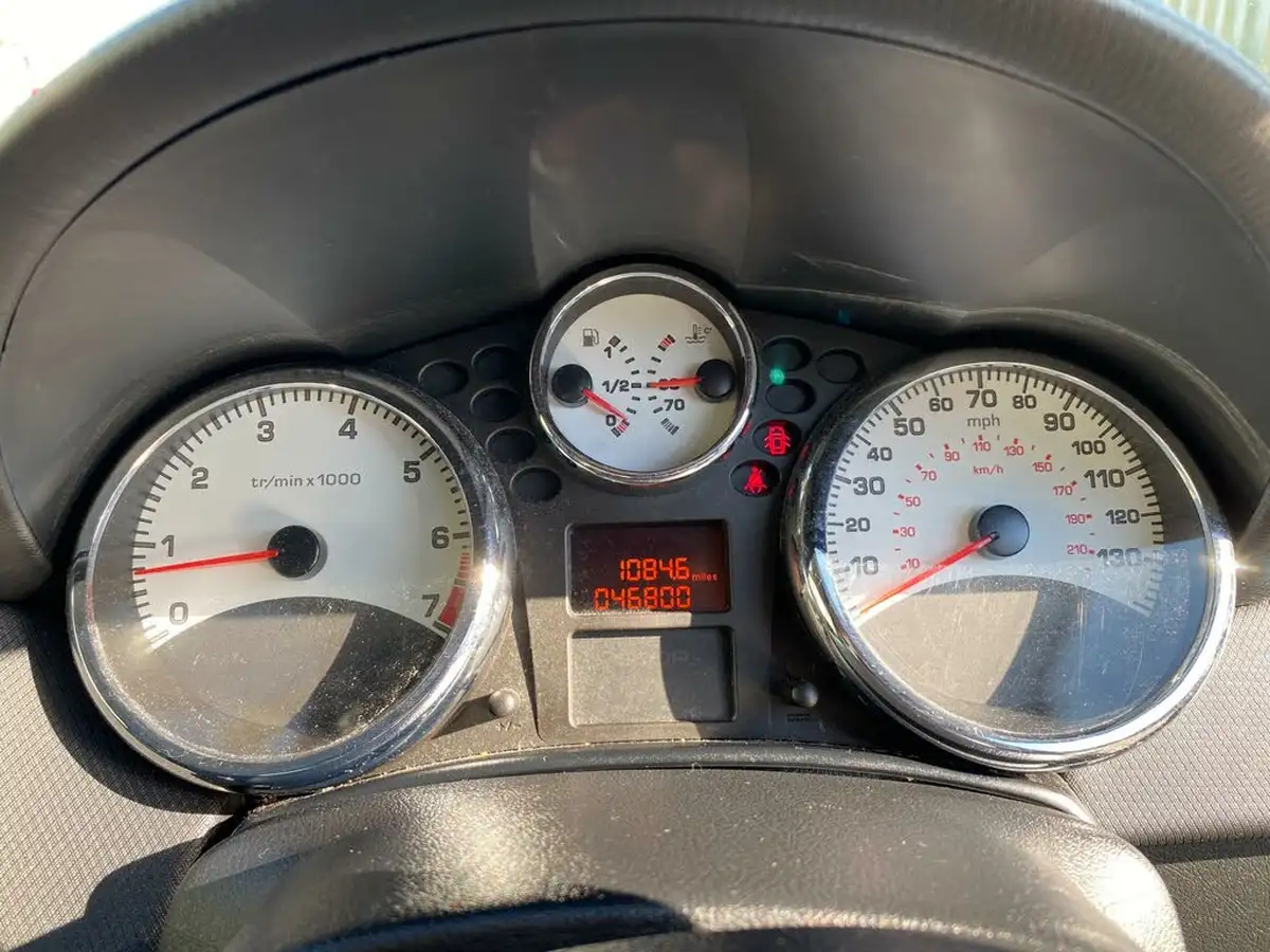 2010-peugeot-207-14-sport-vti-95-5d-1397cc-big-10