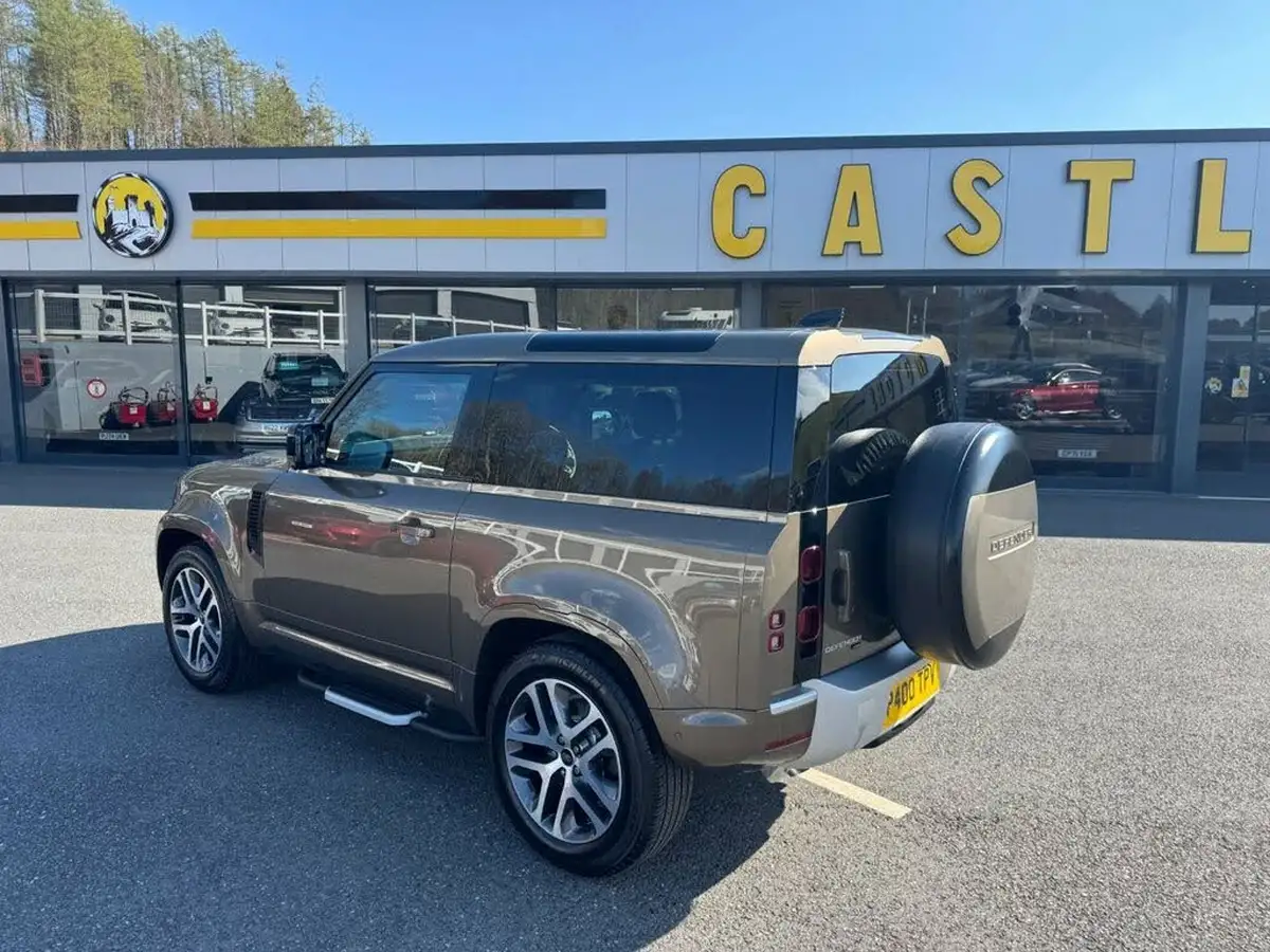 2022-land-rover-90-defender-30-p400-xs-edition-big-4
