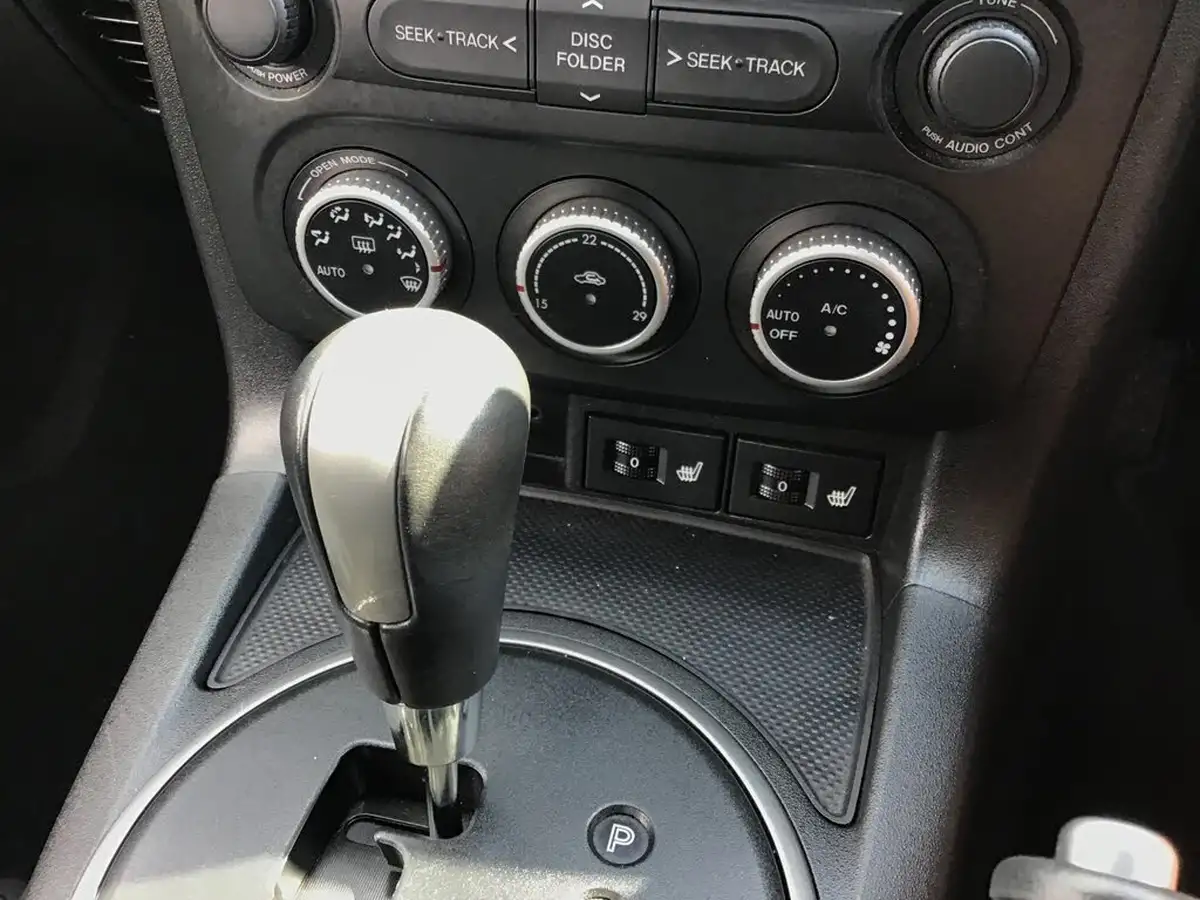 2010-mazda-mx-5-20-roadster-auto-big-16