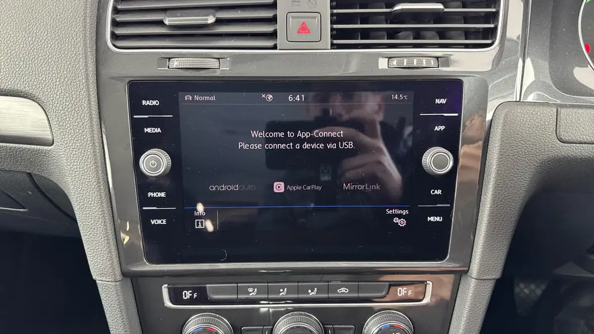 2019-volkswagen-golf-e-e-golf-big-16