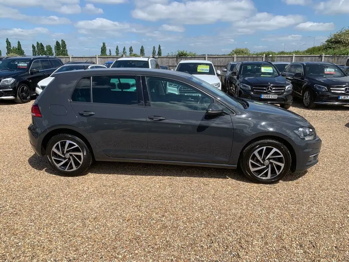 2019-volkswagen-golf-16tdi-match-hatchback-5d-dsg-big-5