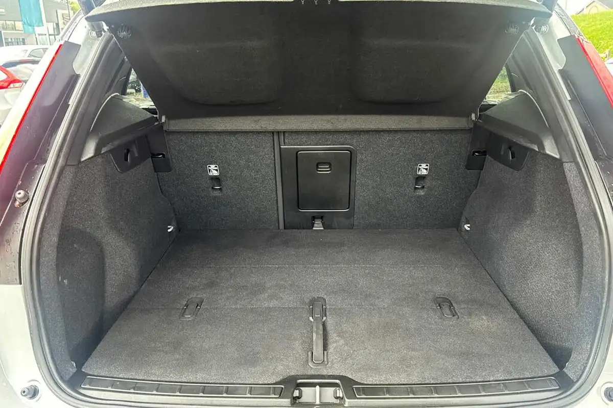 2021-volvo-xc40-e-twin-recharge-big-7