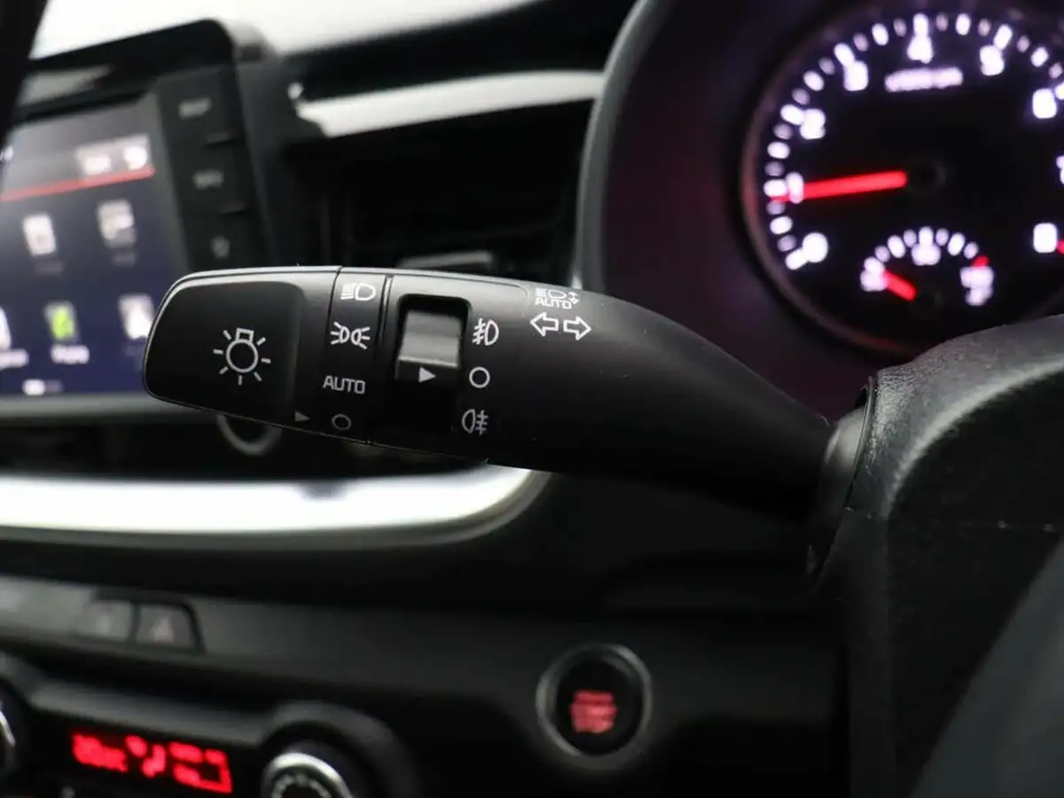 2019-kia-stonic-10-t-gdi-4-big-50