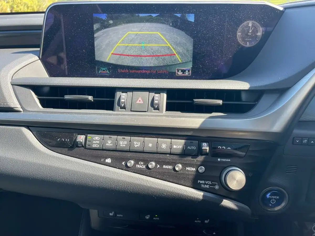 2021-lexus-es-300h-25-es-218bhp-without-navigation-big-14