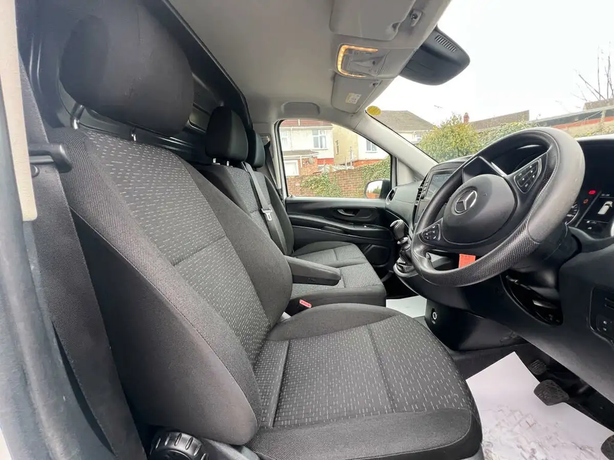 2021-mercedes-benz-vito-18-cdi-110-progressive-l1-panel-big-13