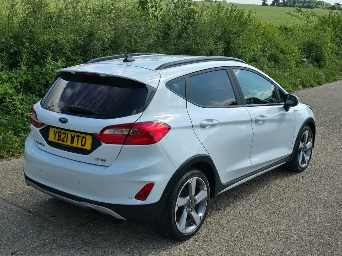 2021-ford-fiesta-10t-active-edition-125ps-hybrid-mhev-big-2