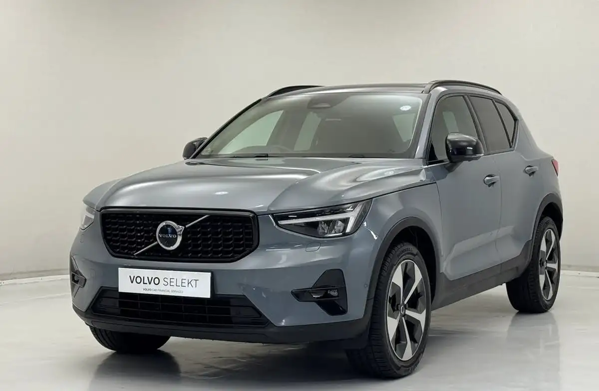 2023-volvo-xc40-20-b4-ultimate-big-4