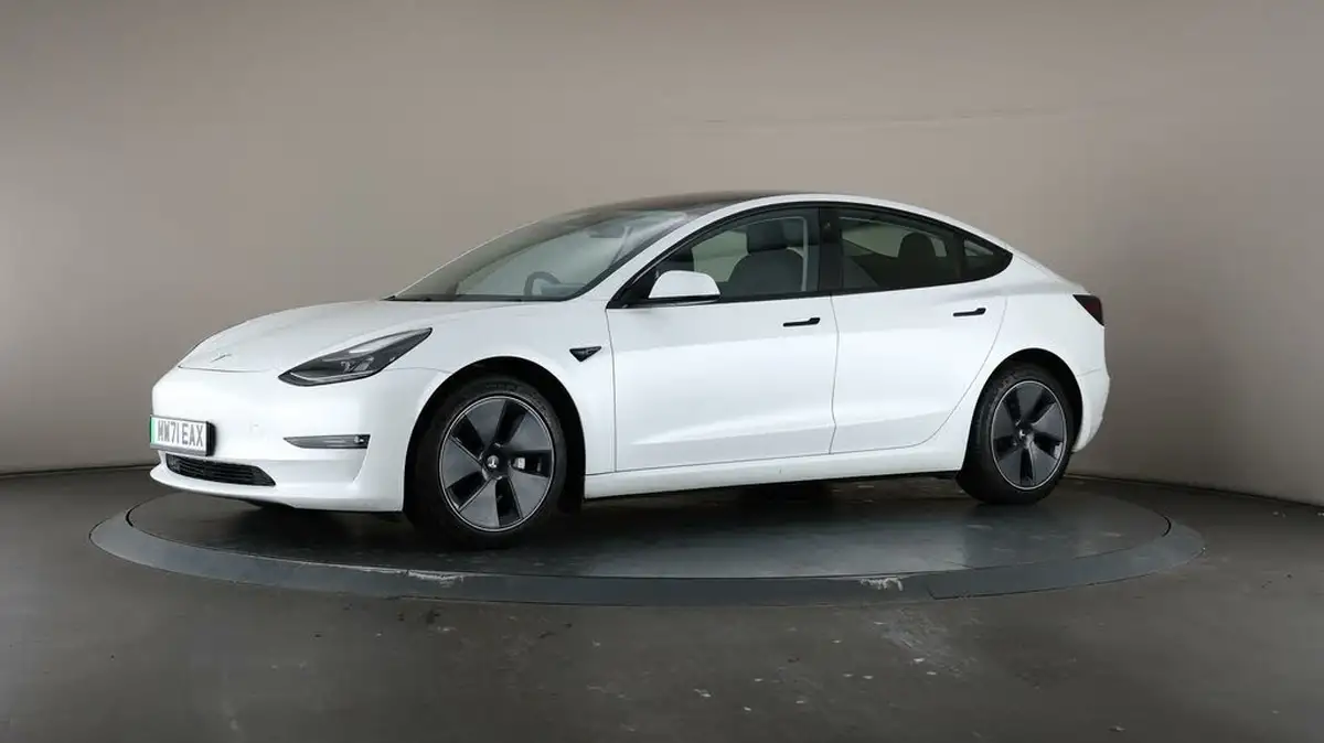 2021-tesla-model-3-e-long-range-awd-big-40