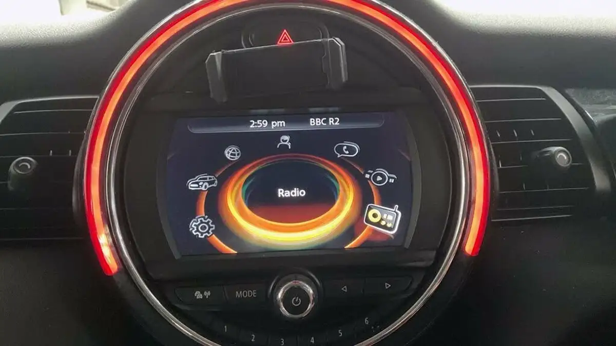 2016-mini-cooper-15-cooper-ss-hatchback-5d-big-4