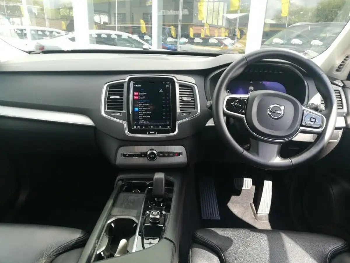 2022-volvo-xc90-20-b5-core-big-2