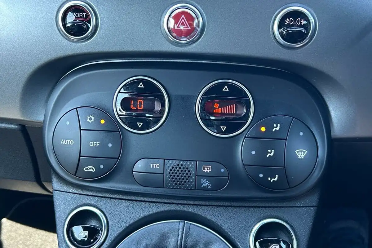 2020-abarth-595-14-tjet-turismo-70th-big-11