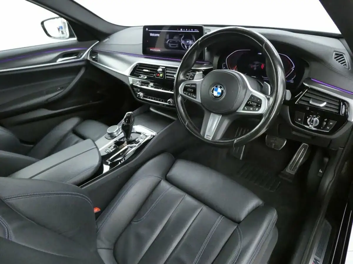 2022-bmw-5-series-20td-520d-m-sport-mht-saloon-4d-big-9