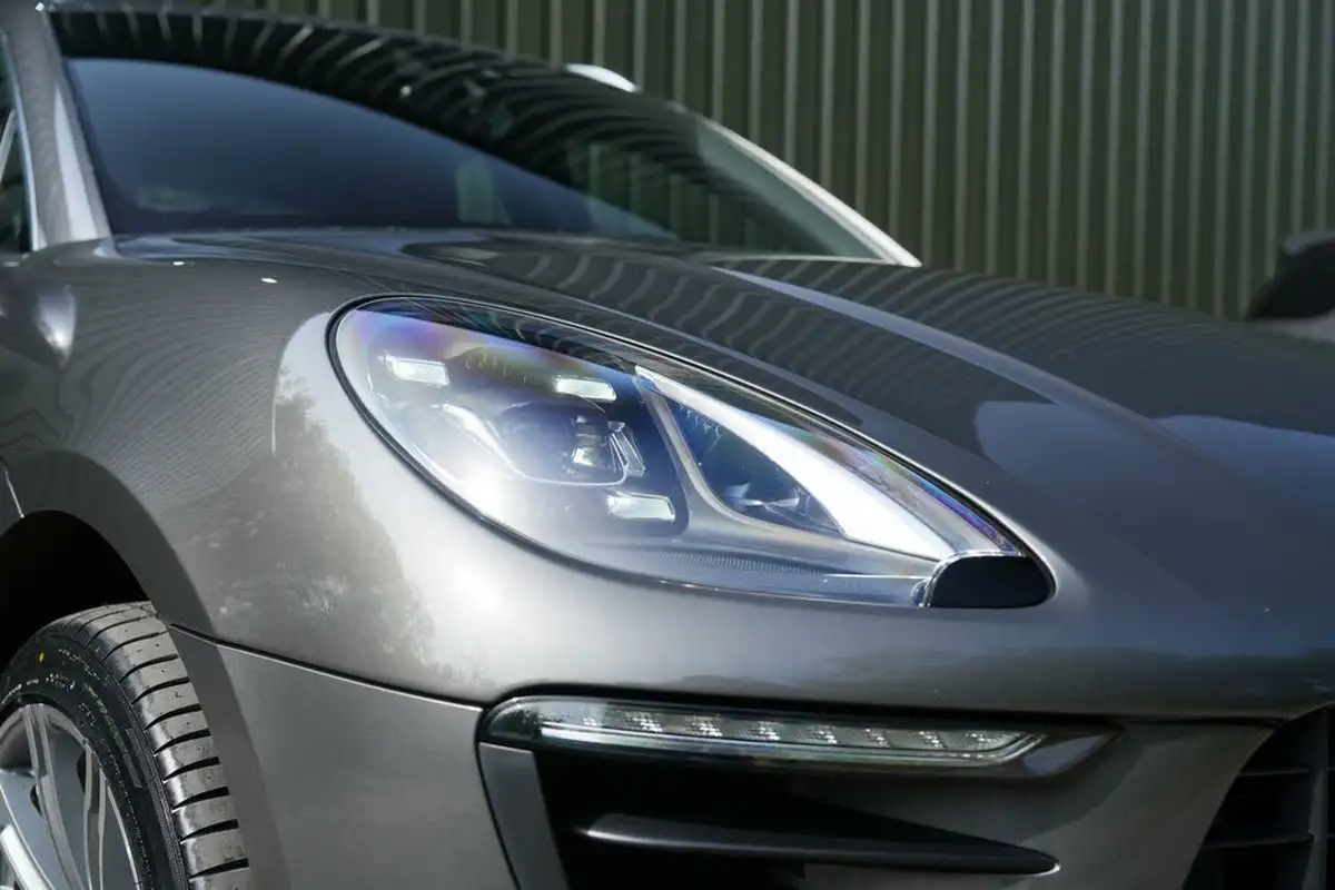 2018-porsche-macan-30td-s-big-52
