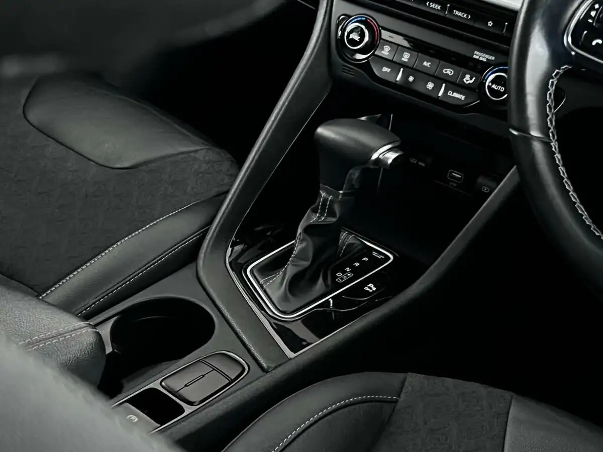 2020-kia-niro-16-gdi-2-big-40