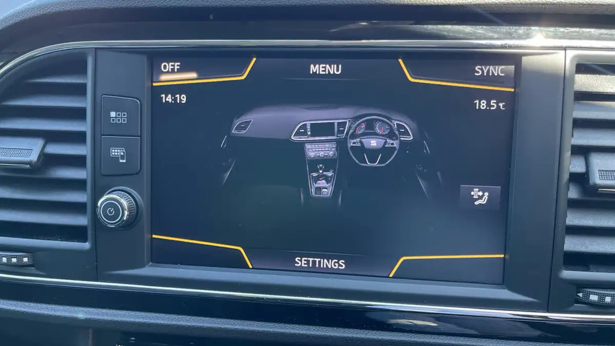 2018-seat-leon-14-ecotsi-fr-technology-estate-5d-dsg-big-24