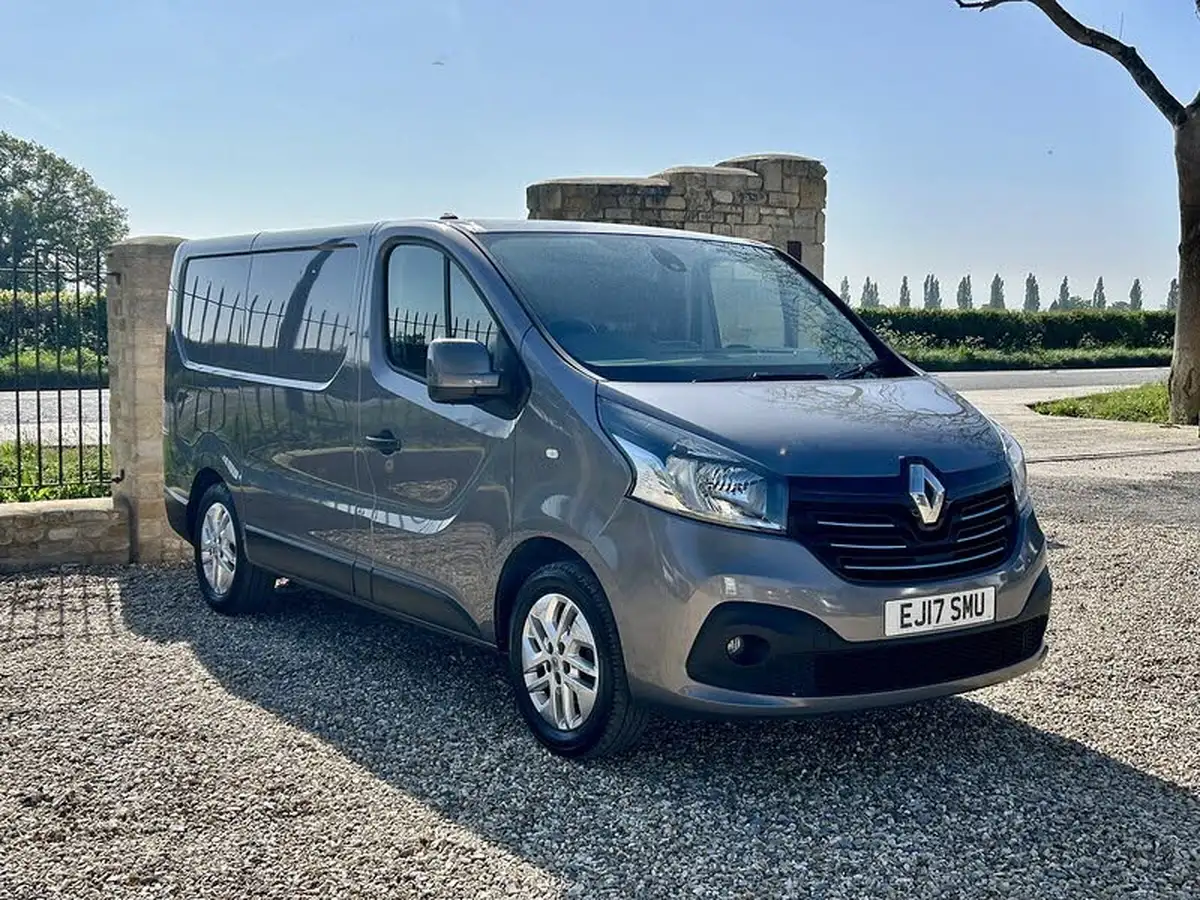 2017-renault-trafic-16dci-sl27-120-sport-nav-panel-big-26