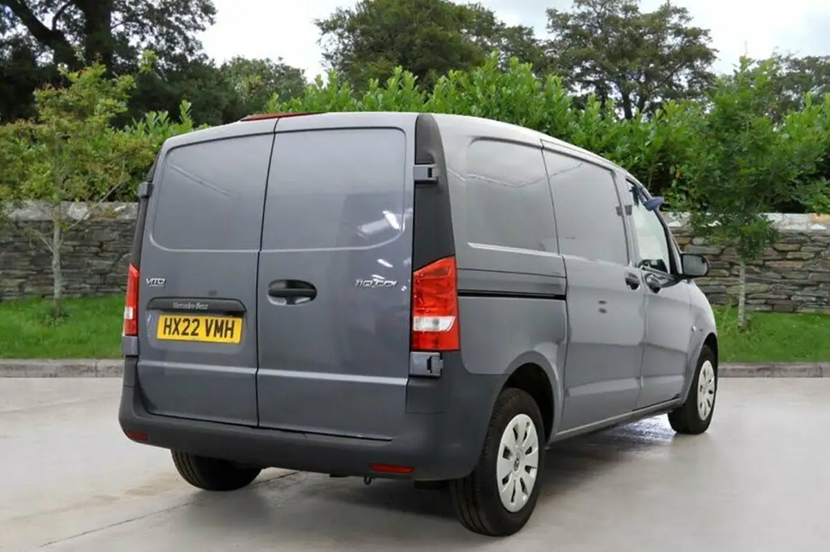 2022-mercedes-benz-vito-18-cdi-110-progressive-l1-panel-big-8
