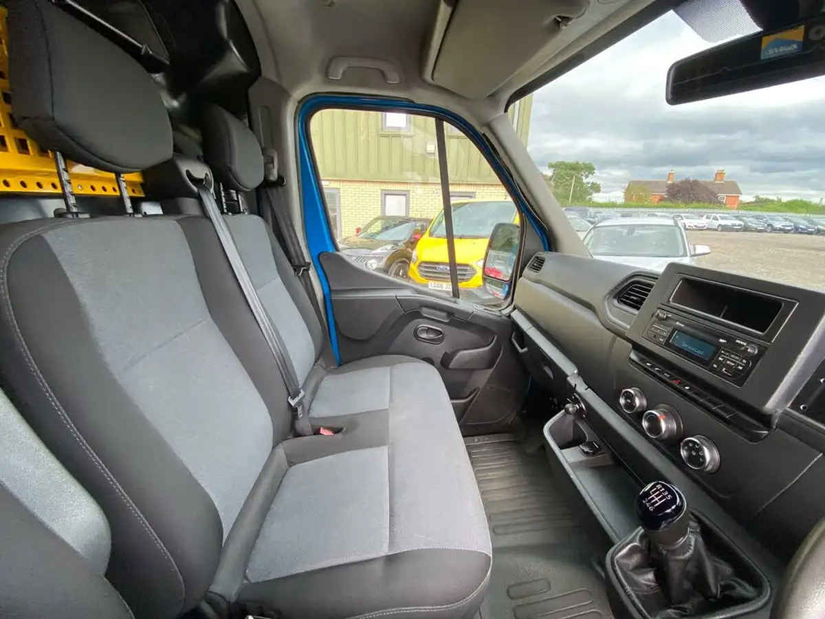 2020-renault-master-23dci-lm35-150-business-energy-big-41