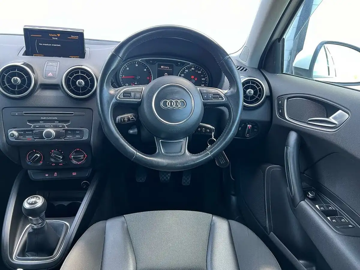 2017-audi-a1-16tdi-sportback-5d-big-15