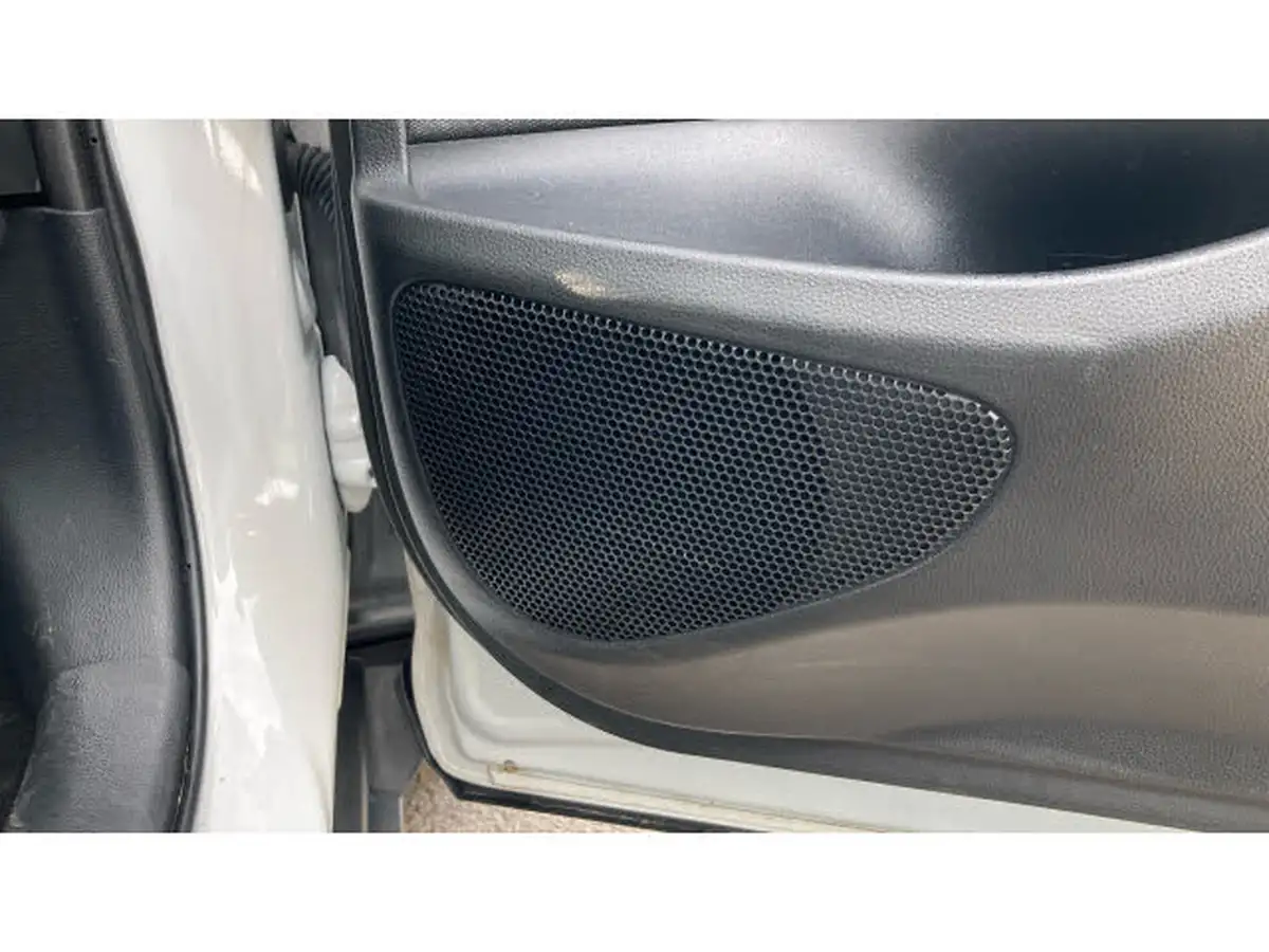 2022-toyota-yaris-cross-15-vvt-i-icon-big-32