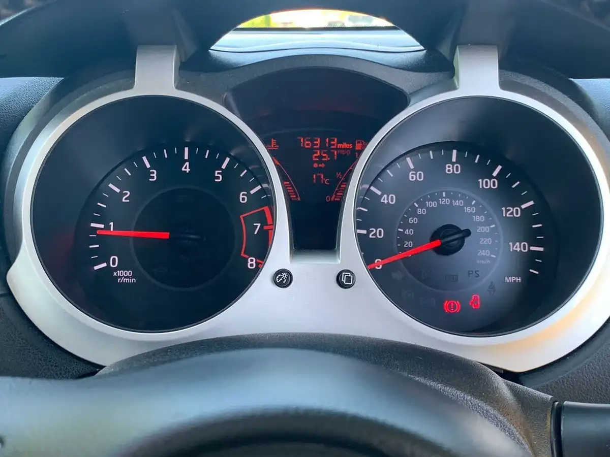 2015-nissan-juke-12-acenta-ss-big-36