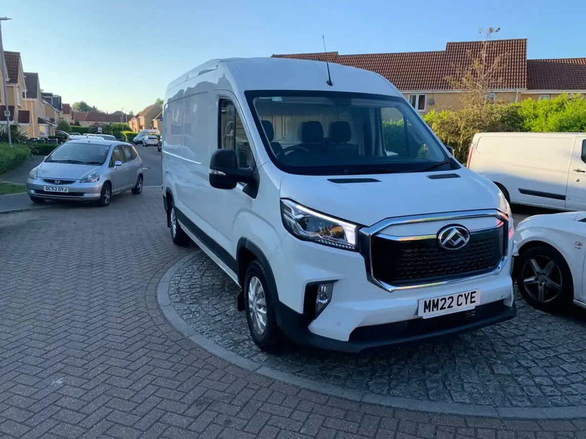 2022-maxus-e-deliver-9-e-lh-515kwh-big-18