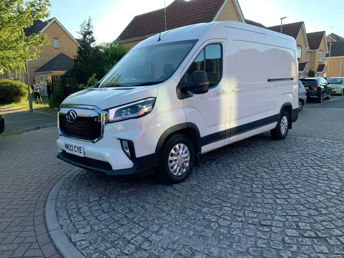 2022-maxus-e-deliver-9-e-lh-515kwh-big-70
