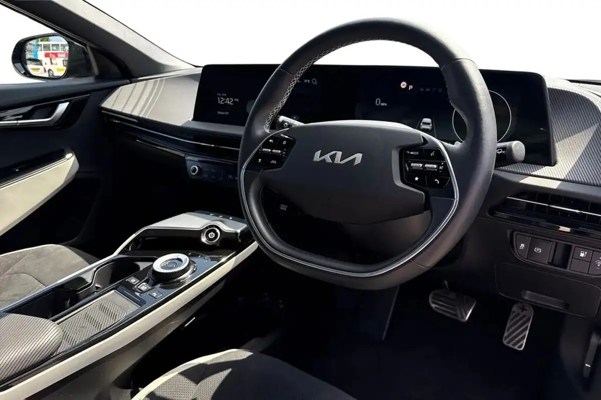 2023-kia-ev6-e-gt-line-225bhp-big-13